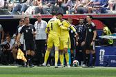 Courtois deu lugar a Lammens por lesão