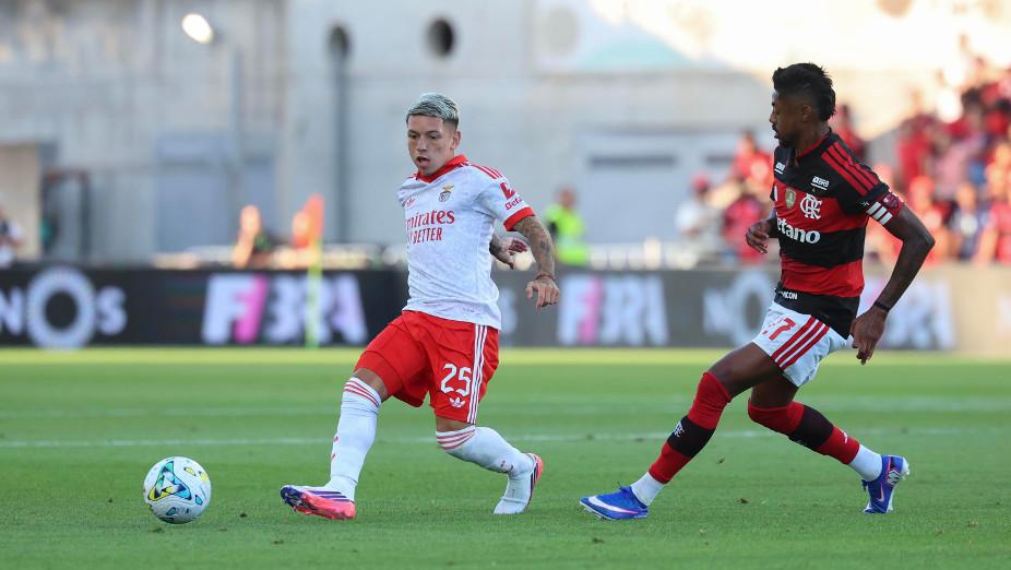 Prestianni e Bruno Henrique no Benfica-Flamengo. Foto SL Benfica