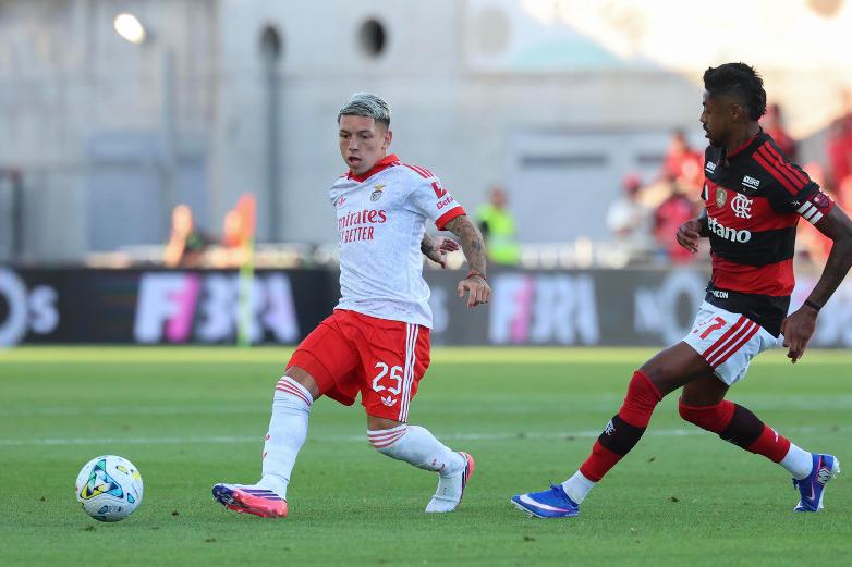 Prestianni e Bruno Henrique no Benfica-Flamengo. Foto SL Benfica