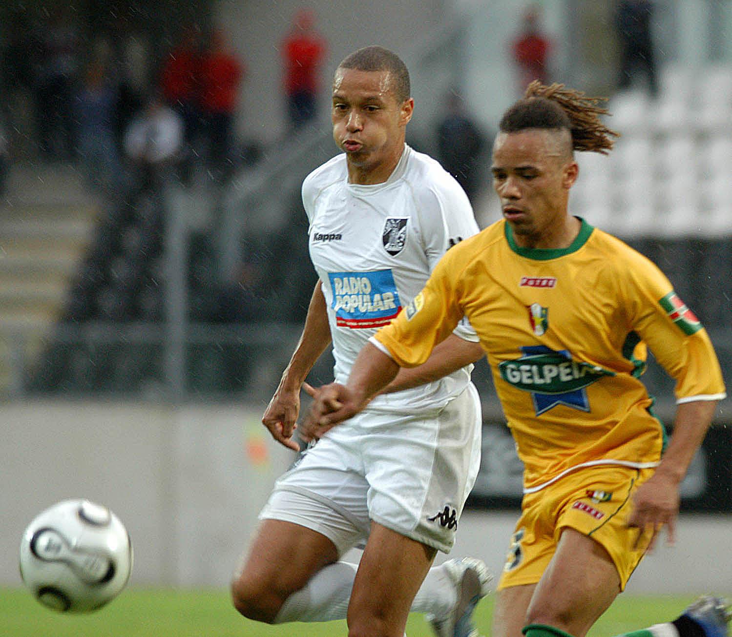 Manú fez 32 jogos pelo Estrela da Amadora, na época 2005/06 - Foto: A BOLA