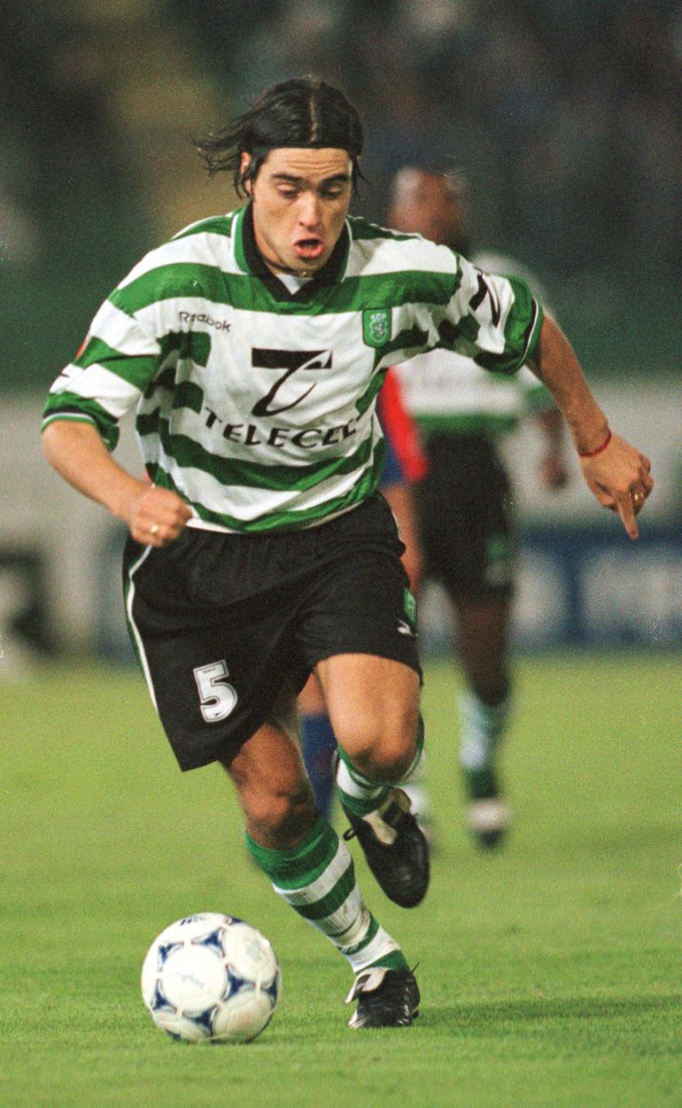 Aldo Duscher - época 2000/01 – Deportivo Corunha – 13 M - Foto: A BOLA