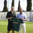 Jesse Derry com Frederico Varandas - Foto: SPORTING CP