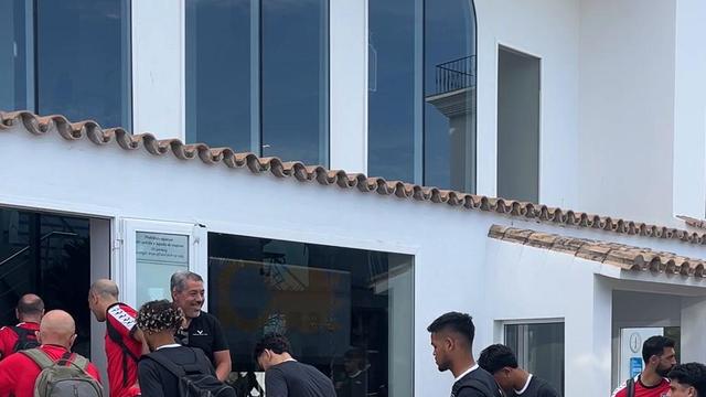 A chegada da comitiva do Académico de Viseu a Cádis