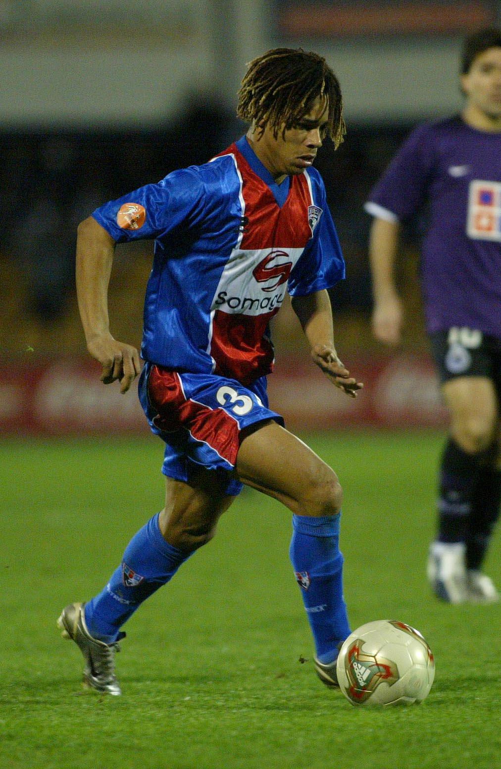 Manú estreou-se na Liga a 5 de maio de 2002 ao serviço do Alverca. Disputou mais de 100 jogos na Liga - Foto: A BOLA