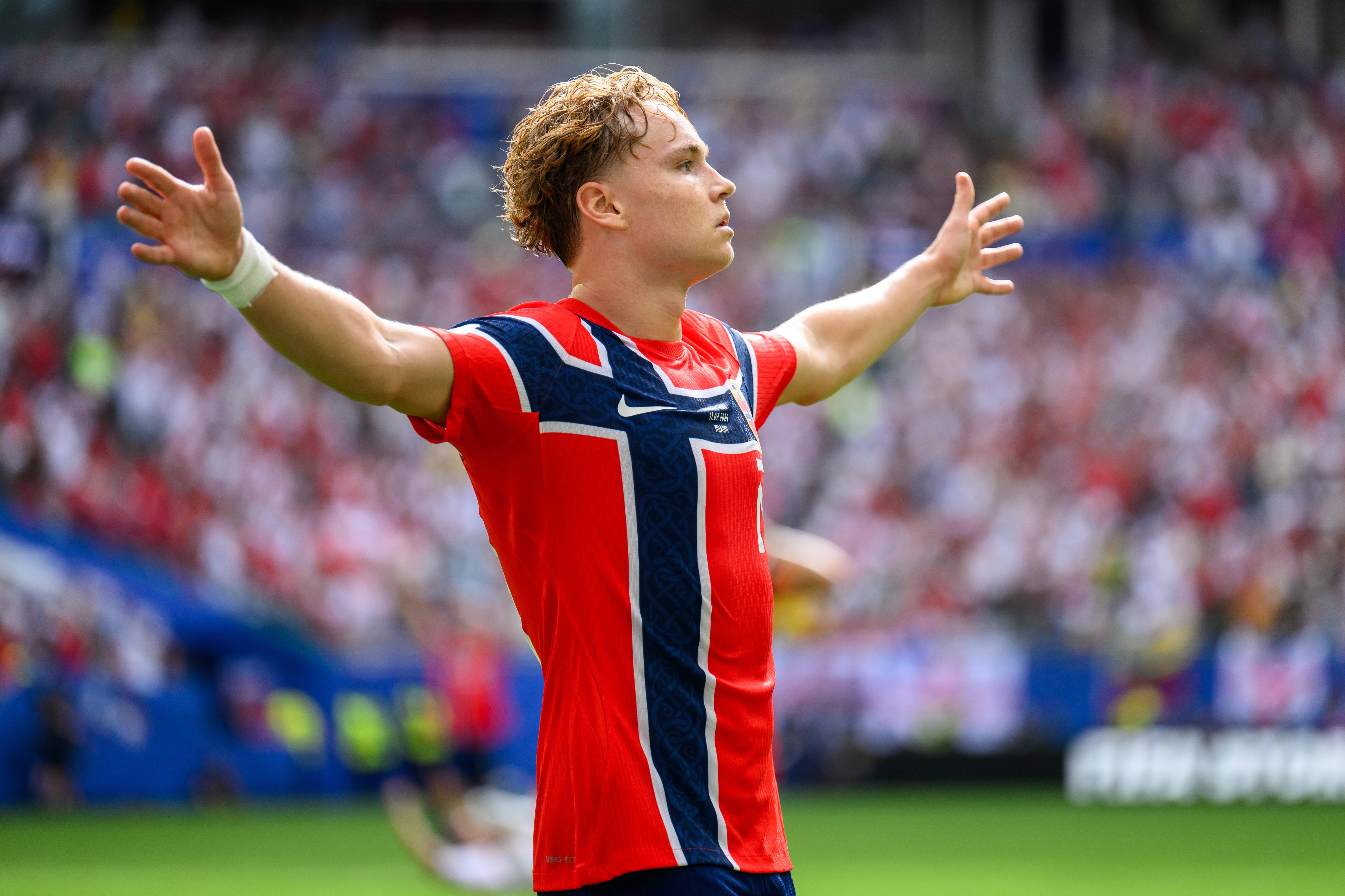 Andreas Schjelderup estreou-se a marcar em Mundiais