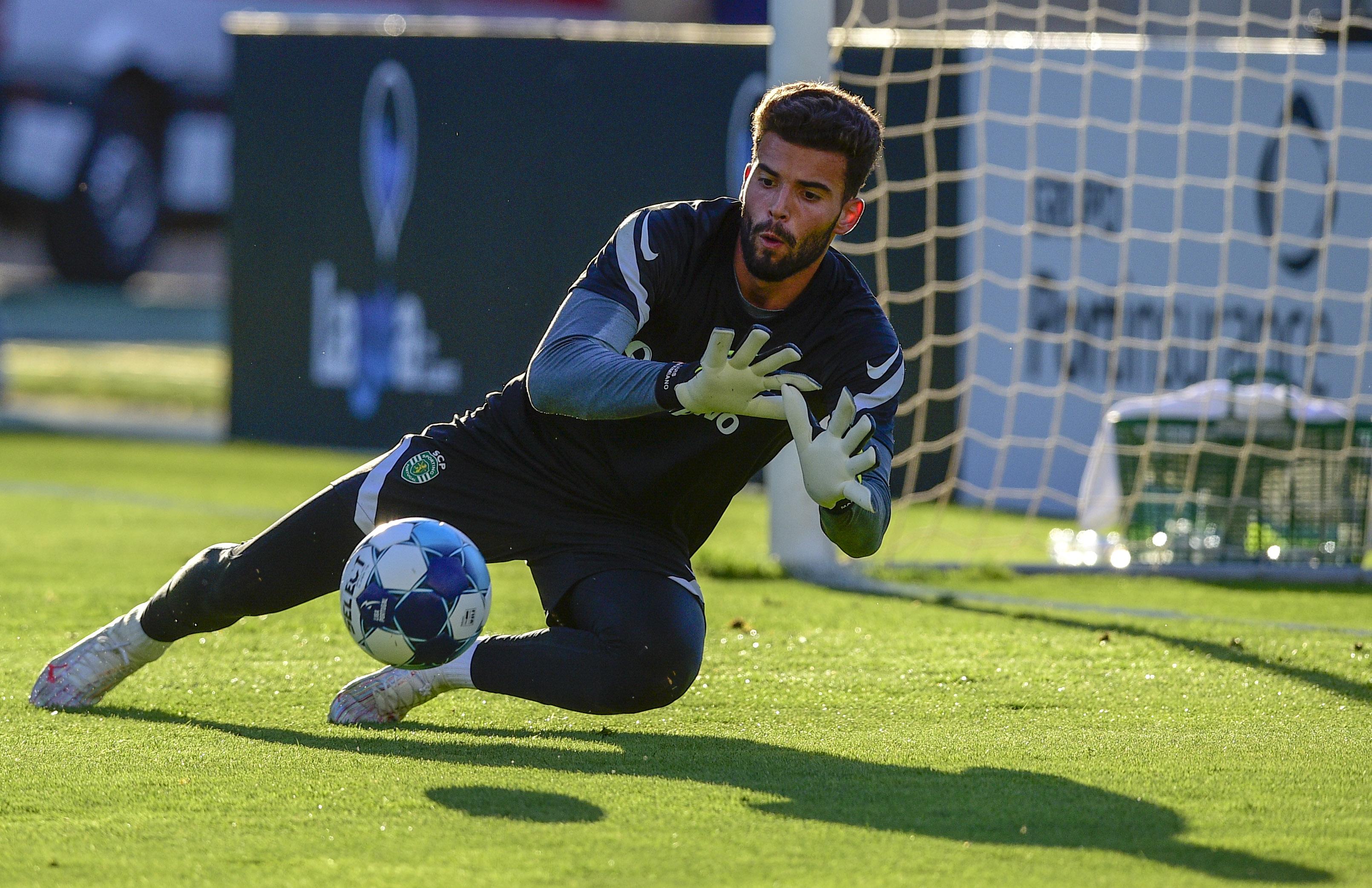Luís Maximiano - época 2021/22 – Granada – 5,50 M - Foto: A BOLA/Sérgio Miguel Santos