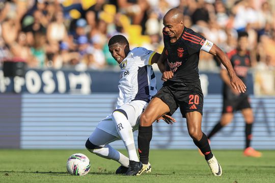 VÍDEO: Zaydou Youssouf faz o segundo e dá vitória ao Famalicão frente ao Benfica