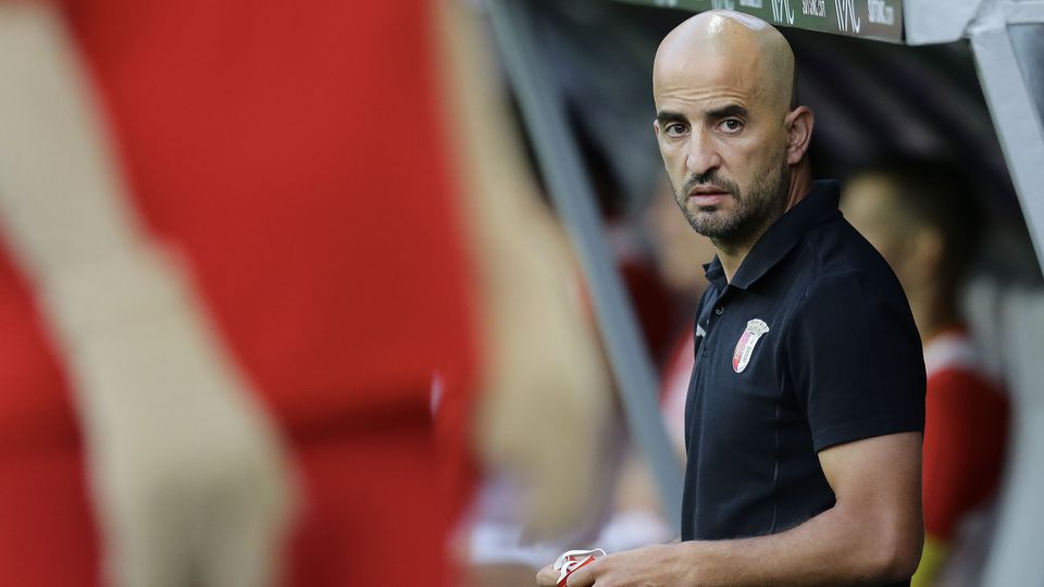 Entrará Roger Schmidt no 'baile' dos treinadores?