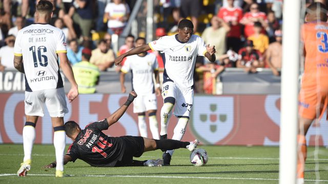 «Exibição paupérrima do Benfica, mas a ideia do Famalicão foi a que vingou»