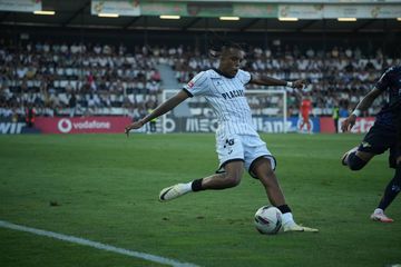 Os destaques do Farense: Rivaldo não se intimidou e uma entrada tardia