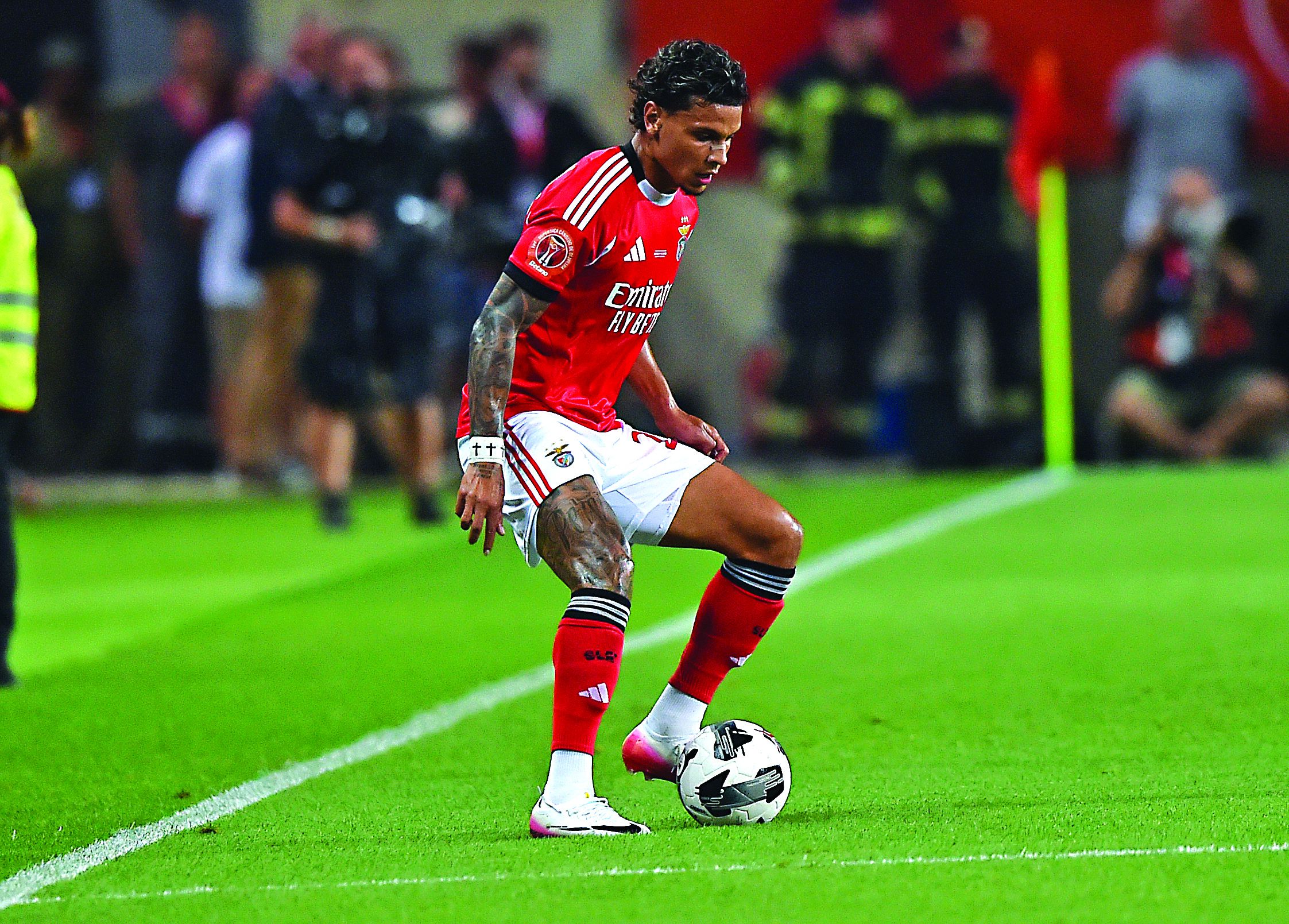 Richard Ríos, the Colombian midfielder from Benfica (who Tuesday August 12, receives in the UEFA Champions League), has the balloon and prepares for starting another eagle attack