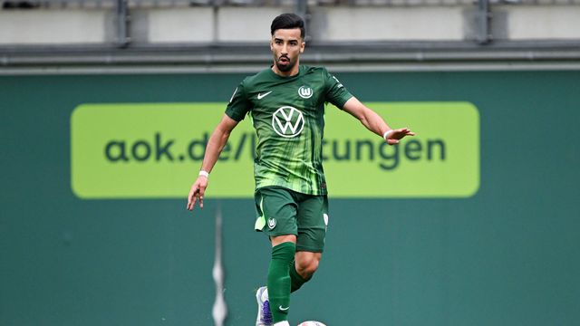 Mohamed Amoura (Wolfsburg) am Ball. *** Test match VfL Wolfsburg Espanyol Mohamed Amoura ao serviço do Wolfsburgo