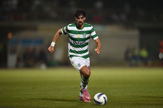 Francisco Trincão, que na primeira jornada da Liga Portugal Betclic marcou e assistiu no 2-0 do Sporting em Rio Maior frente ao Casa Pia, conduz mais um ataque do bicampeão nacional