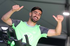 «O Wolfsburgo está disponível para negociar Amoura com o Benfica»