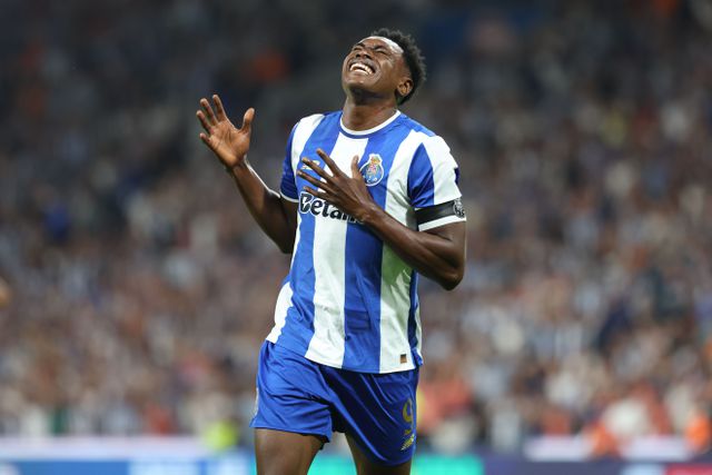 Há um ‘novo-velho' FC Porto que joga e não deixa jogar... (crónica)