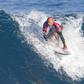 Duas ondas acima de 9 para Kelly Slater, 54 anos, no circuito mundial. IMAGO