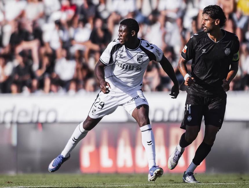 Patrick Ouotro esteve em grande no torneio da Póvoa de Varzim, na pré-epoca, mas ainda não pôde ser inscrito na Liga - Foto: Vitória de Guimarães