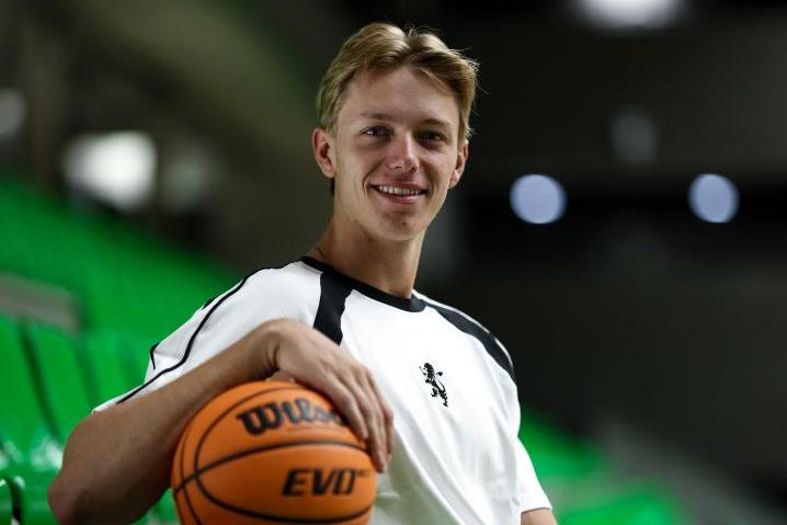 O extremo Trevor Baskin, 24 anos, é reforço para Bernardo Pires. Foto Sporting