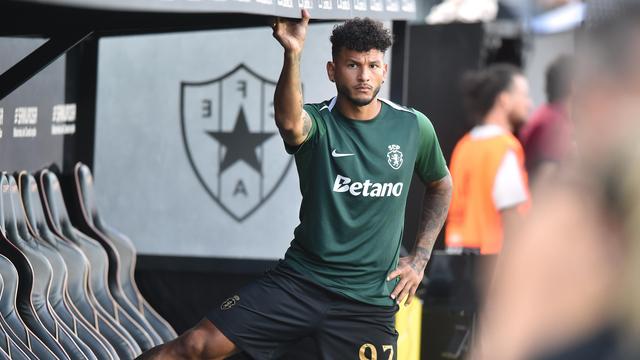Luis Suárez foi suplente utilizado no jogo com o E. Amadora - Foto: Miguel Nunes