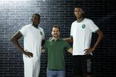 Jorge Alayo e Noslen Díaz com Jorge Fidalgo, coordenador do voleibol do Sporting (foto: SCP)