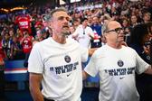 Luis Enrique com Luís Campos, dois dos rostos do sucesso do PSG