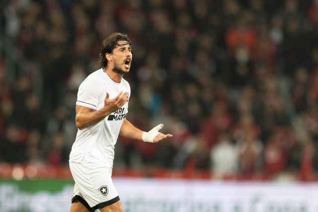 Benfica: Grémio e Atlético Mineiro pensam em Gabriel