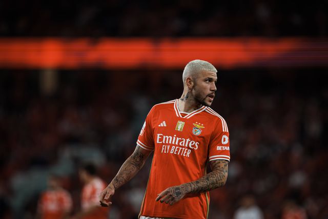 Morato volta ao Benfica sem minutos