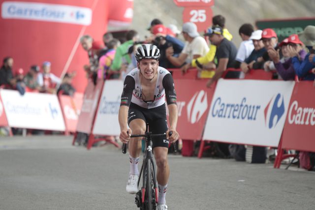 Ciclismo: João Almeida promete melhorar na última semana da Volta a Espanha