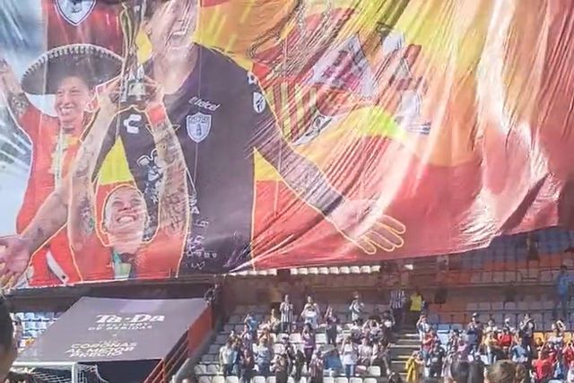 México: Jenni Hermoso recebida em festa no Pachuca