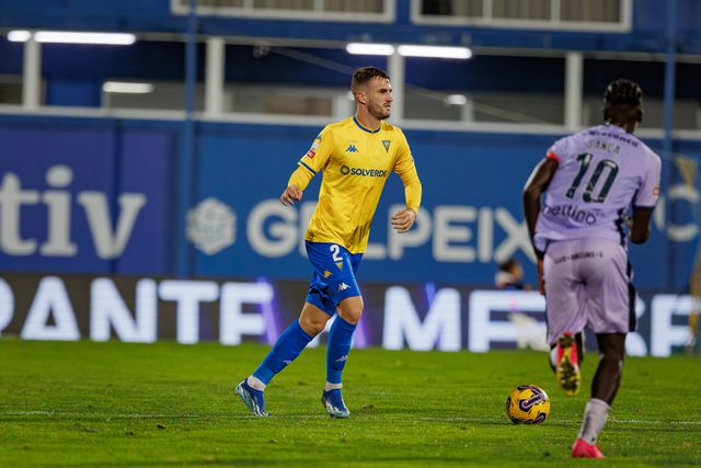 Estoril resolve Parra e Ndiaye