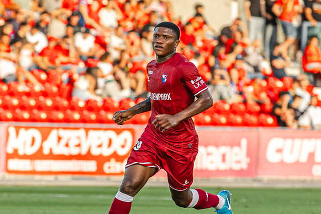 Oficial: Gil Vicente empresta Depú ao Vojvodina