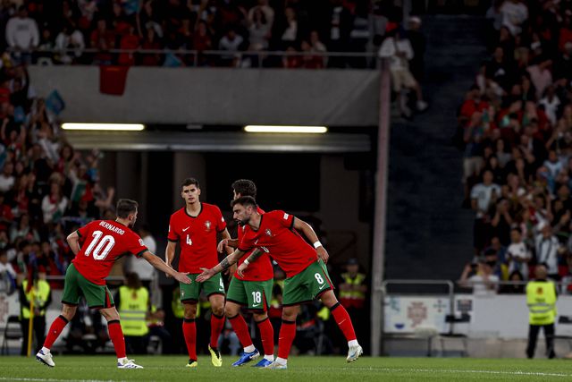 Jogo entre Portugal e Polónia no Estádio do Dragão com lotação esgotada