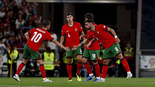 Jogo entre Portugal e Polónia no Estádio do Dragão com lotação esgotada