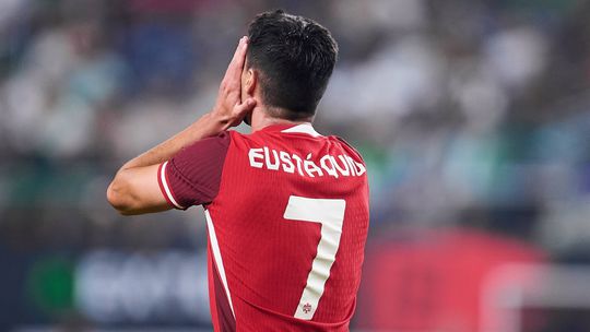 Eustáquio titular no empate do Canadá com o México