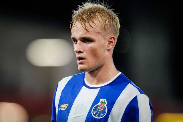 Victor Froholdt, médio do FC Porto.