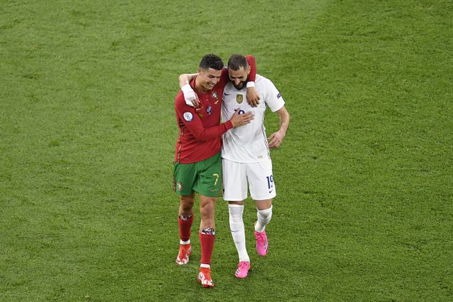Cristiano Ronaldo e Karim Benzema, aqui adversários mas companheiros de equipa em Espanha, beneficiaram largamente do trabalho do Real Madrid TEC. Foto: Nur Photo/IMAGO