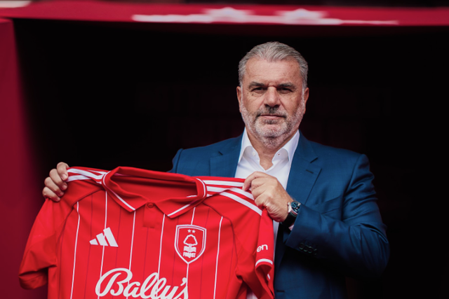 Sucessor do NES no Forest tem objetivo claro: «Quero ganhar troféus»