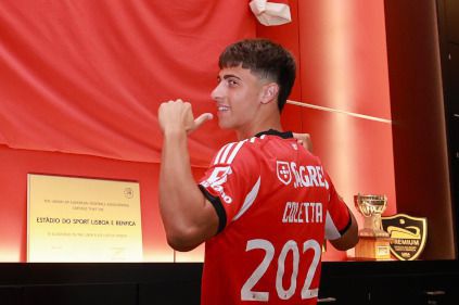 Quem é o reforço do Benfica que quase passou despercebido no último dia de mercado?