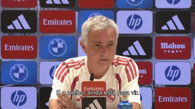 Mourinho e o balneário do Real: «Estive atento caso fosse preciso ser ministro da paz»»