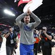 Luka Doncic: «Tirando a parte de não ter podido jogar, foi um dia especial»