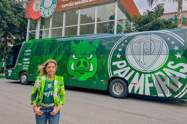 Murro na mesa no Palmeiras: «Não é por atirarem bombas que eu vou contratar»
