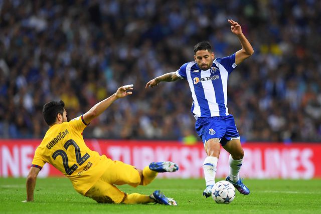 FC Porto: Alan Varela observado pelo Barcelona