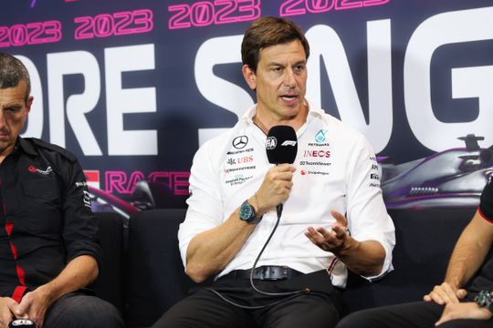 Hamilton na Ferrari? Toto Wolff garante: «Nunca houve um centímetro de dúvida na minha cabeça»