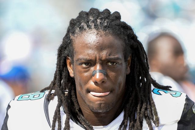 Ex-jogador da NFL detido por suspeita de homicídio da mãe