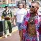 Vídeo: McGregor cospe na cara de homem que gritou por rival