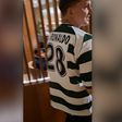 O jovem adepto com a camisola de Ronaldo no Sporting que fez 340 quilómetros para ver o craque