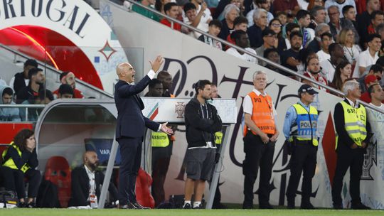 Roberto Martínez nega falta de respeito com a Polónia: «É tentar ajudar»