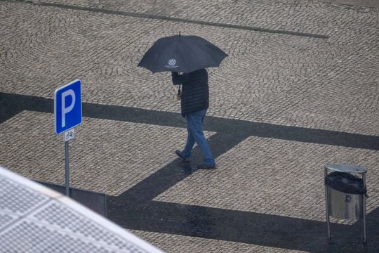 Faro, Beja, Setúbal e Lisboa sob aviso laranja devido à chuva forte