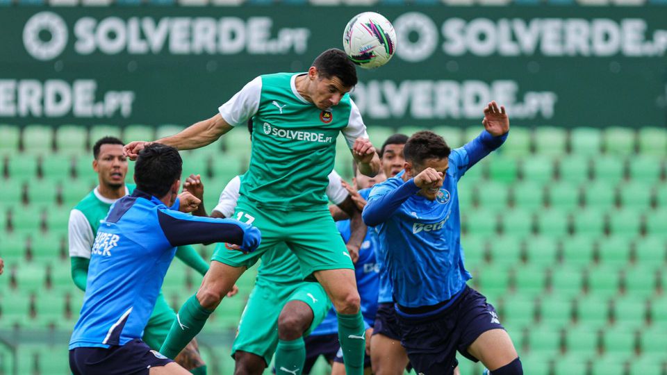 Rio Ave empata (2-2) com FC Porto B