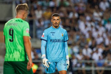 «Benfica quis Ricardo Velho? Não vou referir de quem recebemos propostas...»